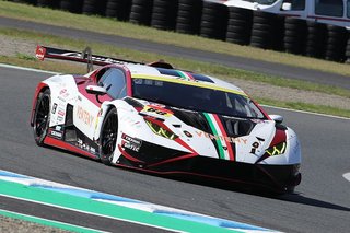 VENTENY Lamborghini GT3 racing to victory in Round 8